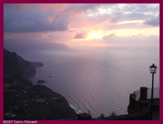 zonsondegang gezien vanaf Cabanas, Madeira